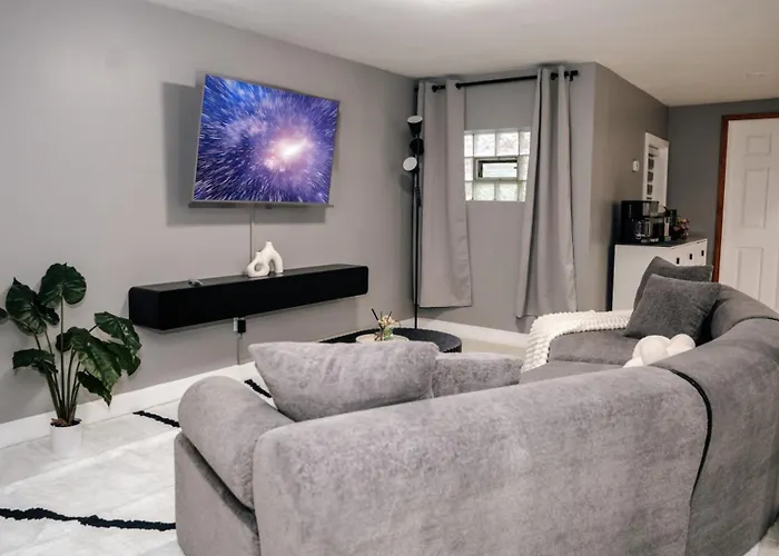 Apartment 2br Traveler's Favorite • Modern And Clean Chicago