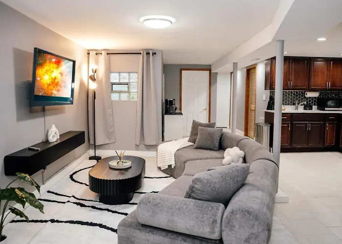 Apartment 2br Traveler's Favorite • Modern And Clean Chicago