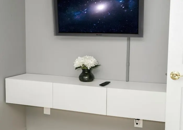 2br Traveler's Favorite • Modern And Clean
