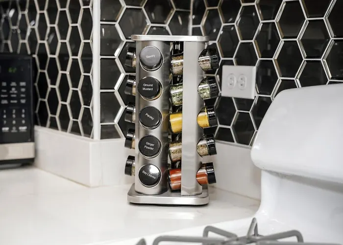 2br Traveler's Favorite • Modern And Clean Chicago