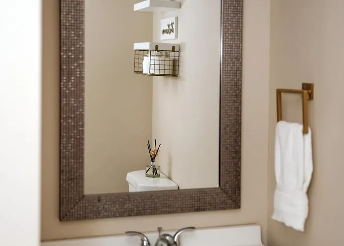 2br Traveler's Favorite • Modern And Clean * Chicago